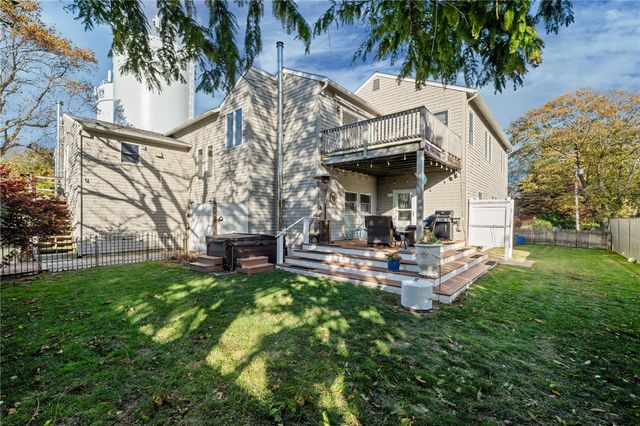 104 Howland Avenue, Jamestown, RI 02835