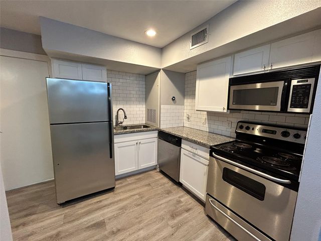 2807 Beauchamp Street 14, Houston, TX 77009