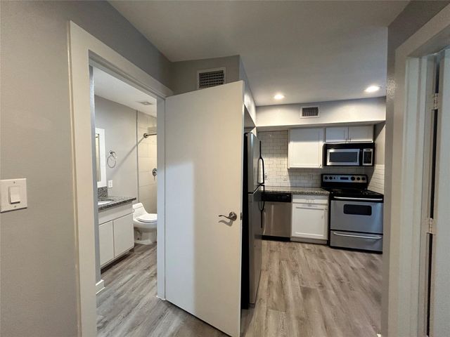 2807 Beauchamp Street 14, Houston, TX 77009