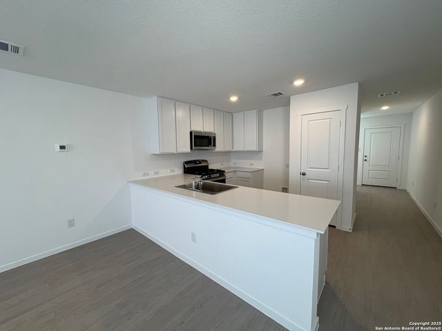 1515 Silver Creek, New Braunfels, TX 78130
