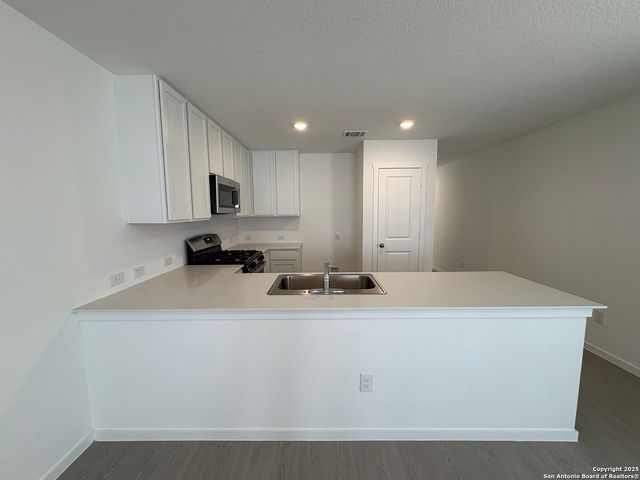 1515 Silver Creek, New Braunfels, TX 78130