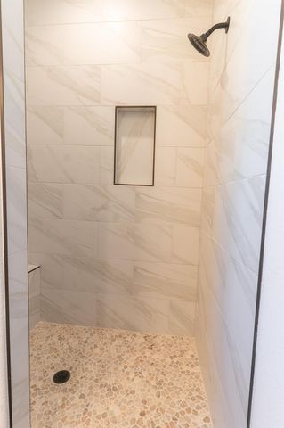 302 String Prairie WAY, Smithville, TX 78957