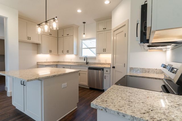 302 String Prairie WAY, Smithville, TX 78957