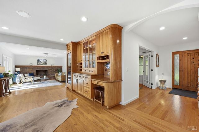 857 Wildwood Trl, Santa Rosa, CA 95409