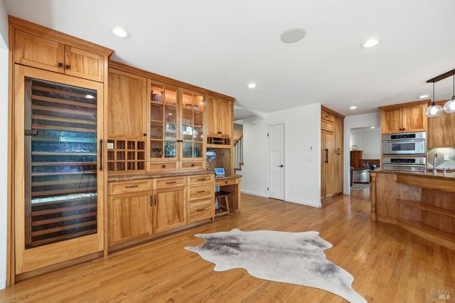 857 Wildwood Trl, Santa Rosa, CA 95409