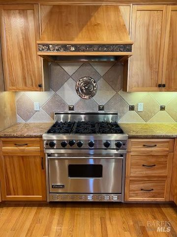 857 Wildwood Trl, Santa Rosa, CA 95409