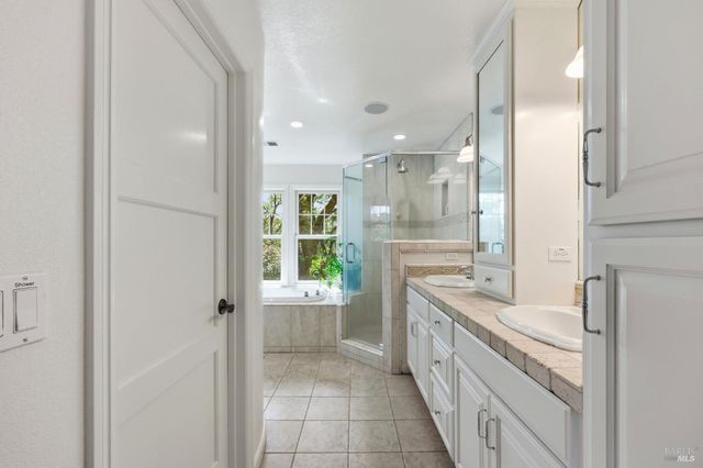 857 Wildwood Trl, Santa Rosa, CA 95409