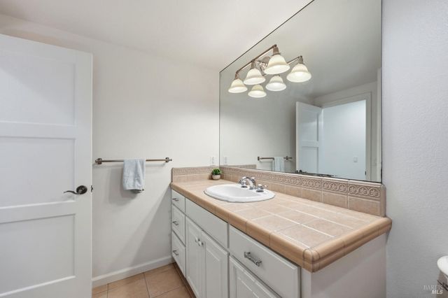 857 Wildwood Trl, Santa Rosa, CA 95409