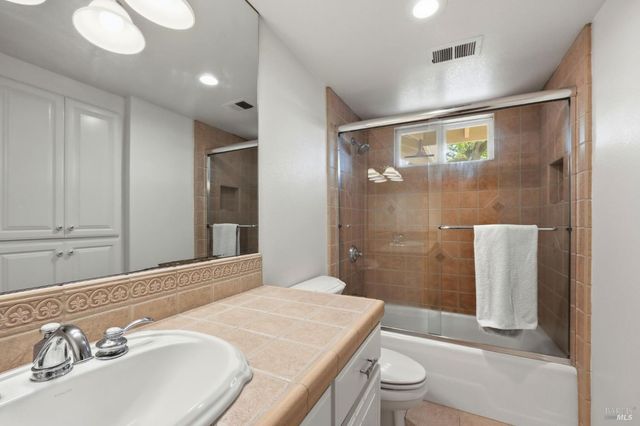 857 Wildwood Trl, Santa Rosa, CA 95409