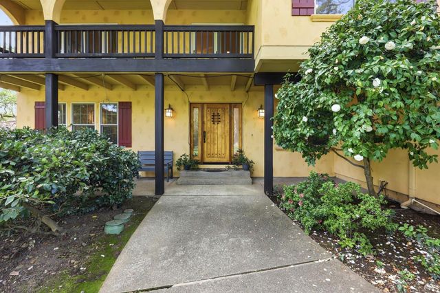 857 Wildwood Trl, Santa Rosa, CA 95409