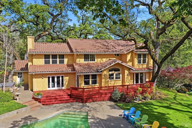 857 Wildwood Trl, Santa Rosa, CA 95409