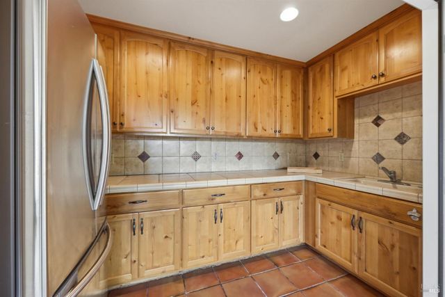 857 Wildwood Trl, Santa Rosa, CA 95409