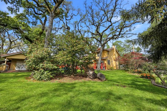 857 Wildwood Trl, Santa Rosa, CA 95409