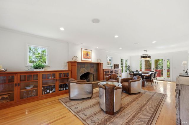 857 Wildwood Trl, Santa Rosa, CA 95409