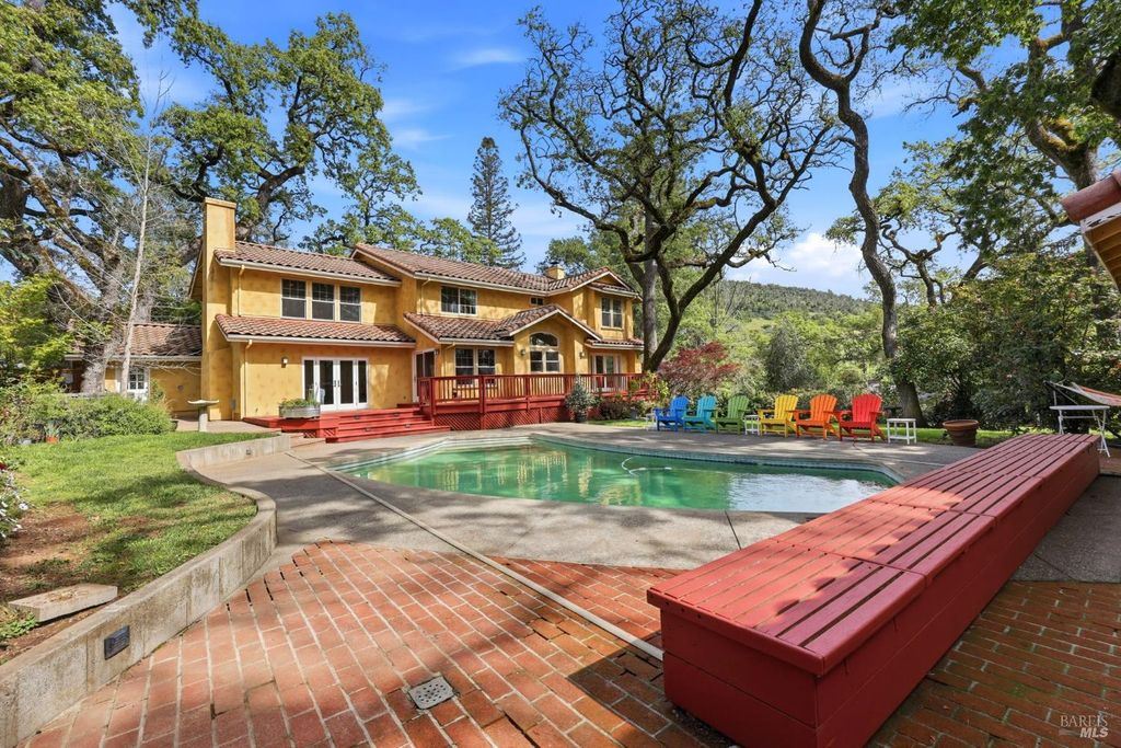 857 Wildwood Trl, Santa Rosa, CA 95409