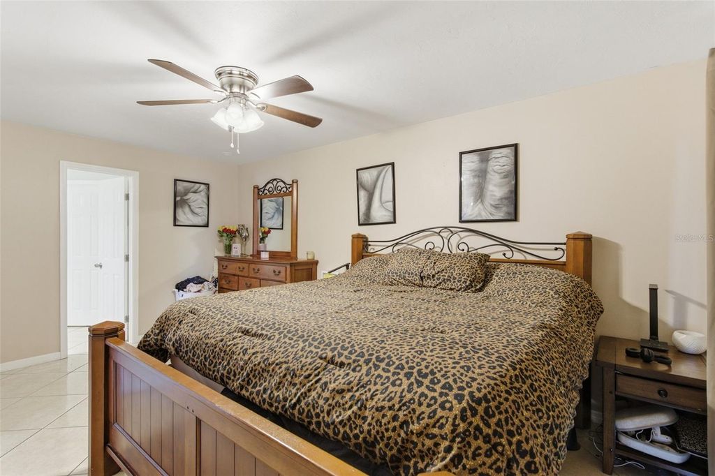 Image 19 of property listing at 3706 NW 1ST TERRACE, Cape Coral, FL 33993