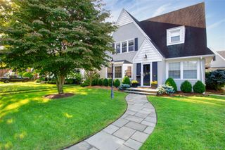 95 Chatham Place, West Hempstead, NY 11552