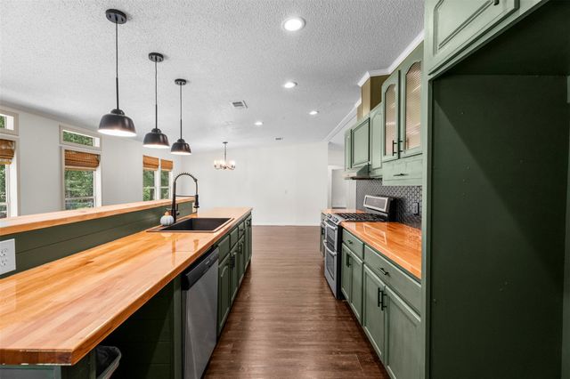 15995 Stoltje Drive, Conroe, TX 77306