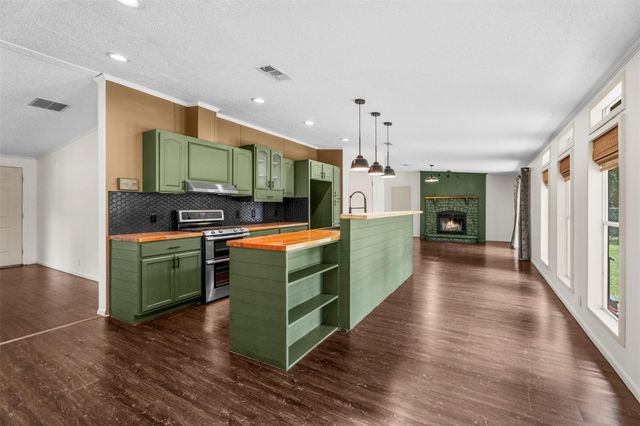 15995 Stoltje Drive, Conroe, TX 77306