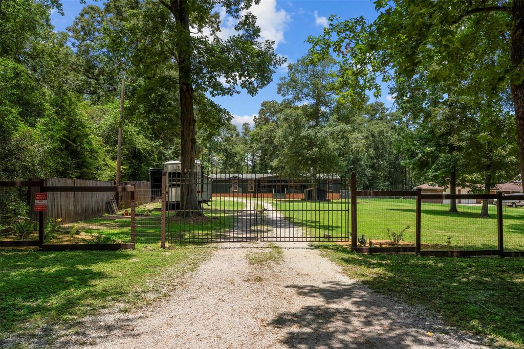 15995 Stoltje Drive, Conroe, TX 77306