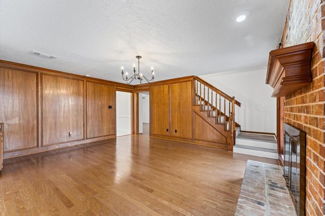 110 Shadow Wood Drive, Sugar Land, TX 77498