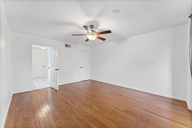 110 Shadow Wood Drive, Sugar Land, TX 77498