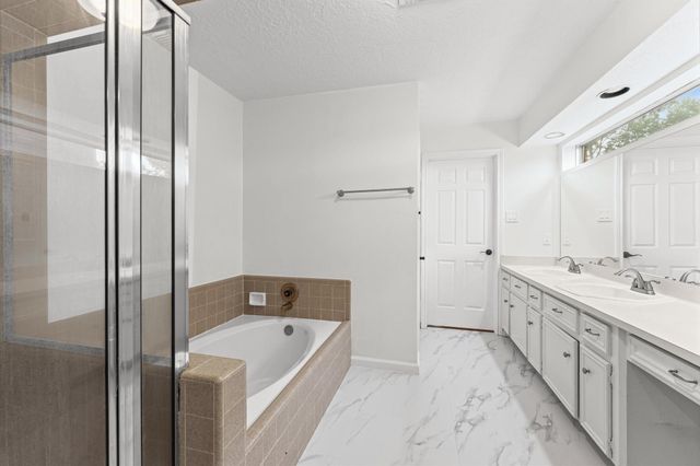 110 Shadow Wood Drive, Sugar Land, TX 77498