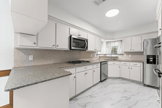 110 Shadow Wood Drive, Sugar Land, TX 77498