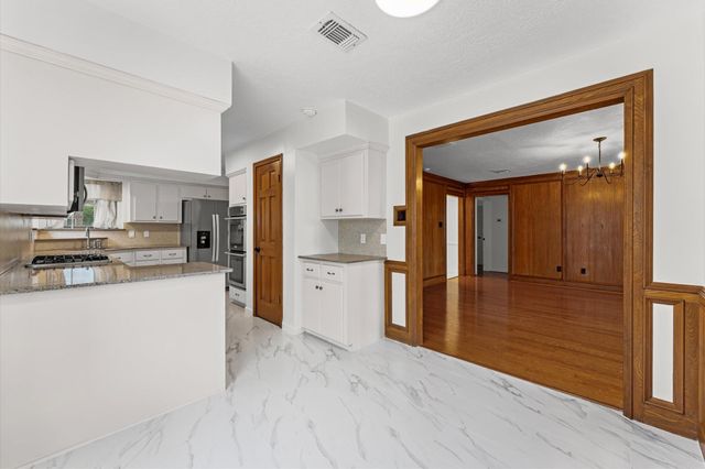 110 Shadow Wood Drive, Sugar Land, TX 77498