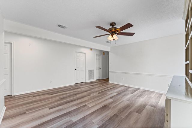 110 Shadow Wood Drive, Sugar Land, TX 77498