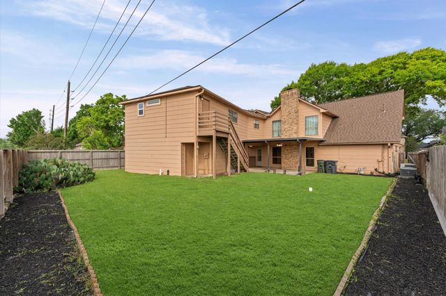 110 Shadow Wood Drive, Sugar Land, TX 77498