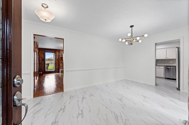 110 Shadow Wood Drive, Sugar Land, TX 77498