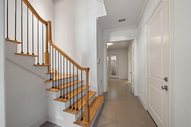 1306 Castle Court A, Houston, TX 77006