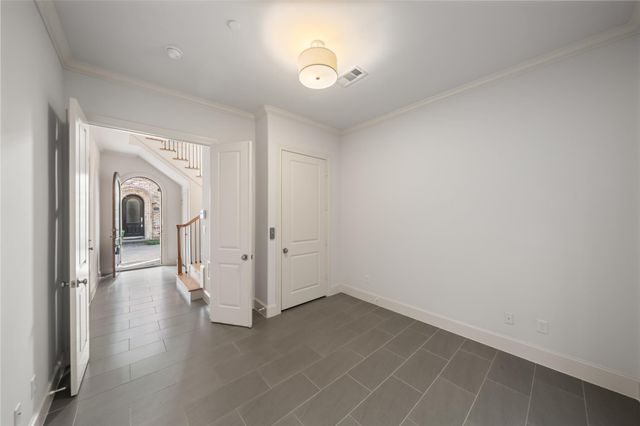 1306 Castle Court A, Houston, TX 77006