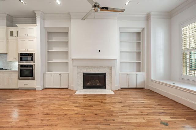 1306 Castle Court A, Houston, TX 77006