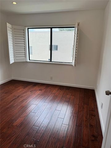 17800 Burbank 204, Encino, CA 91316