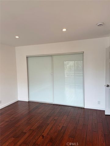 17800 Burbank 204, Encino, CA 91316