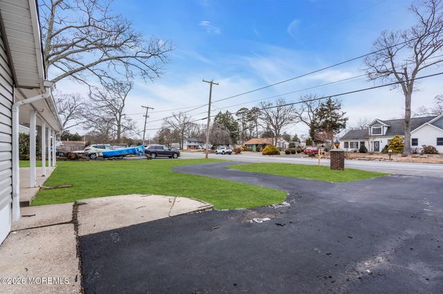 109 Laurel Boulevard, Lanoka Harbor, NJ 08734
