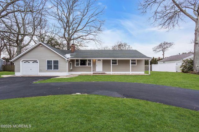 109 Laurel Boulevard, Lanoka Harbor, NJ 08734