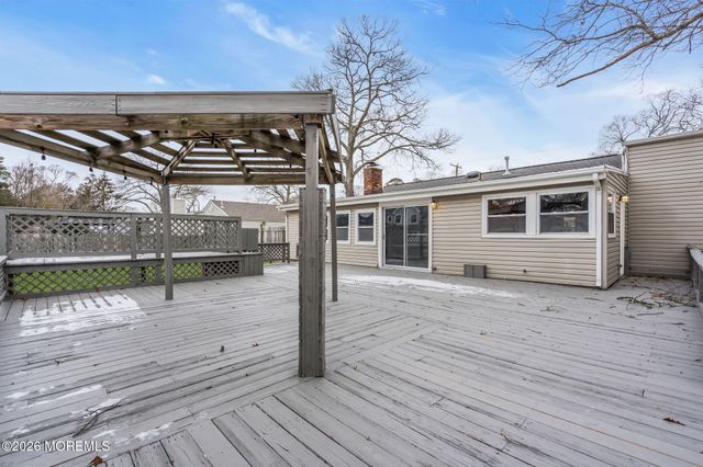 109 Laurel Boulevard, Lanoka Harbor, NJ 08734