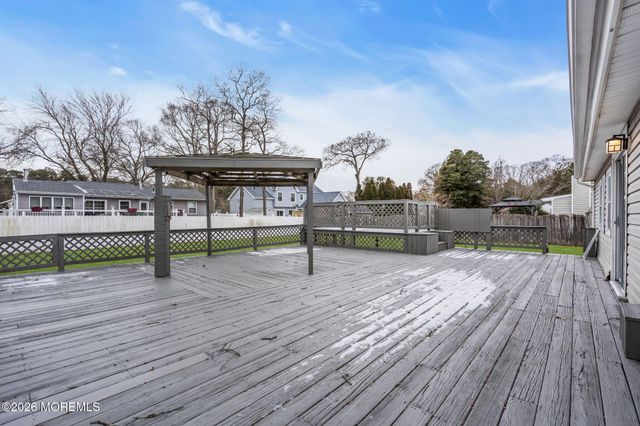 109 Laurel Boulevard, Lanoka Harbor, NJ 08734