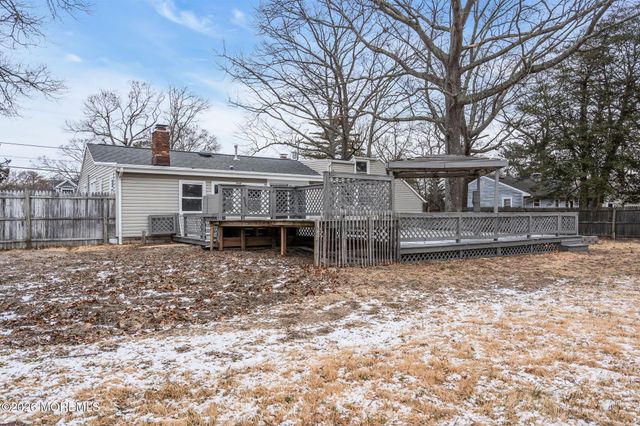 109 Laurel Boulevard, Lanoka Harbor, NJ 08734