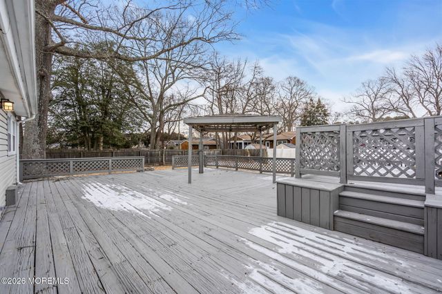 109 Laurel Boulevard, Lanoka Harbor, NJ 08734