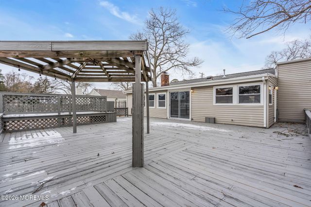 109 Laurel Boulevard, Lanoka Harbor, NJ 08734