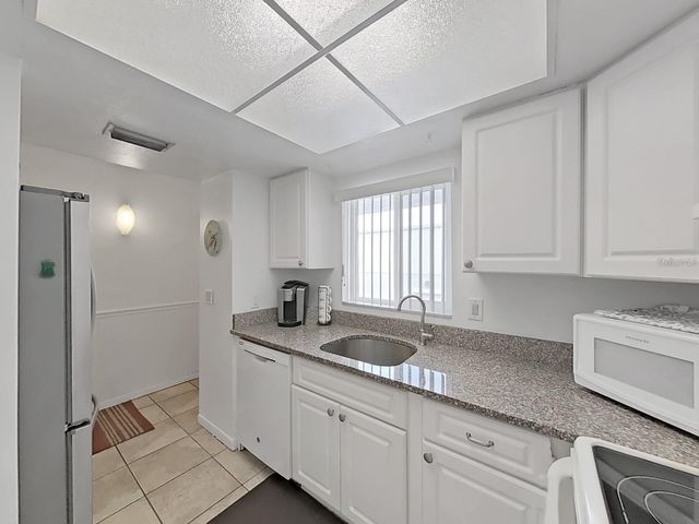 215 VALENCIA BOULEVARD 213, Largo, FL 33770