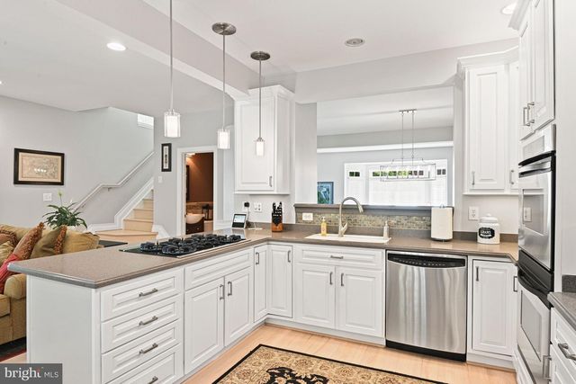 2966 LISMORE LN, Fairfax, VA 22031