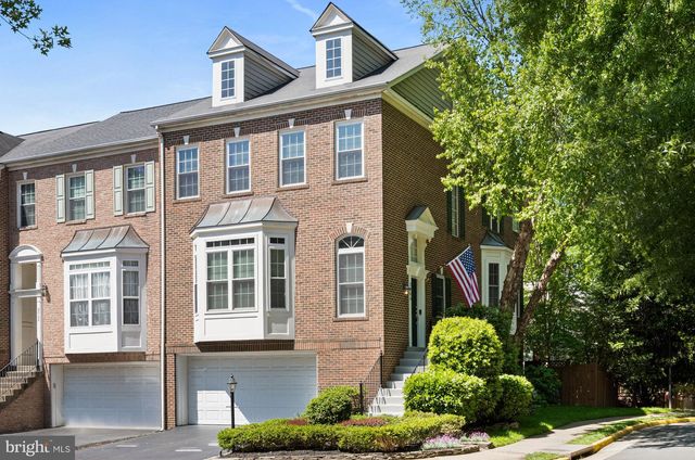 2966 LISMORE LN, Fairfax, VA 22031