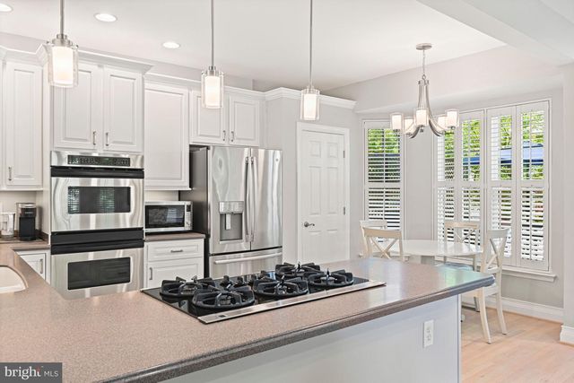 2966 LISMORE LN, Fairfax, VA 22031