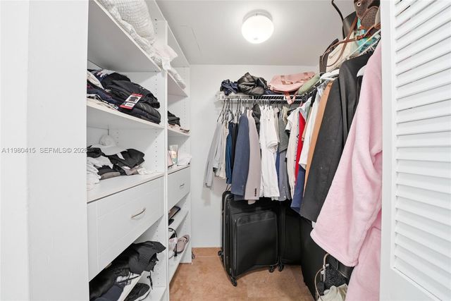 41 SE 5th St 2104, Miami, FL 33131