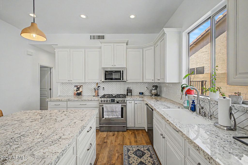 545 S LEMON Court, Gilbert, AZ 85296 — photo 4